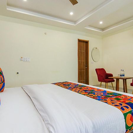 Fabhotel Meridian Inn Mohali Bagian luar foto