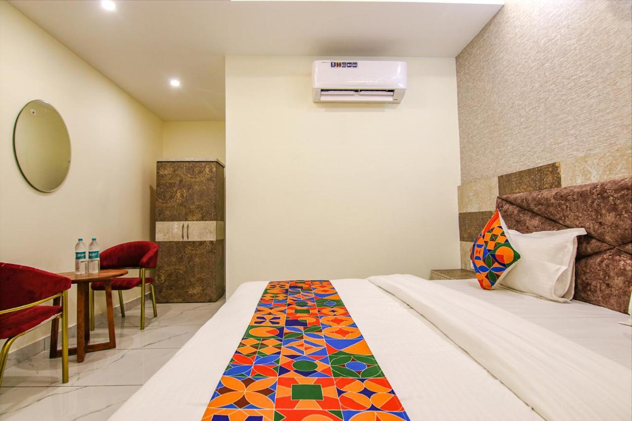 Fabhotel Meridian Inn Mohali Bagian luar foto