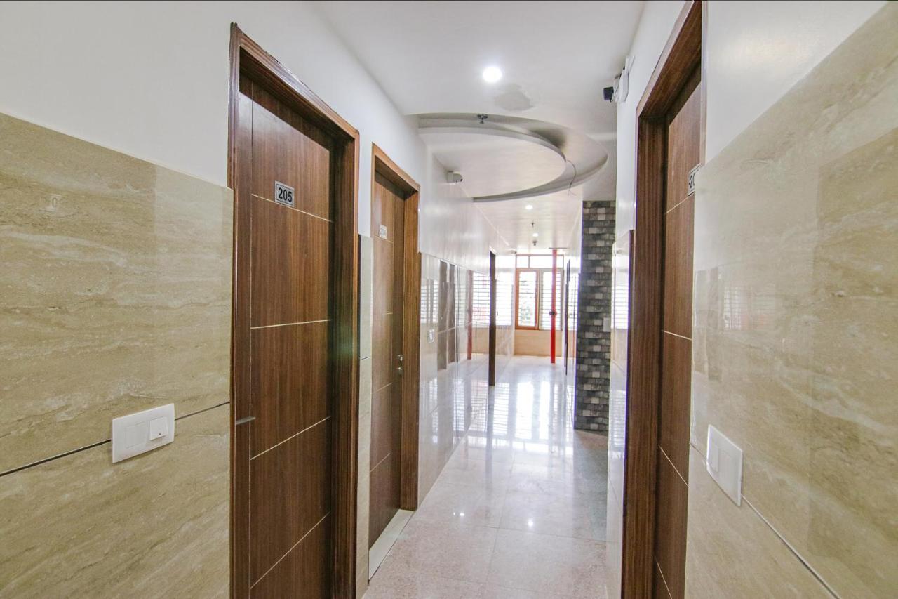 Fabhotel Meridian Inn Mohali Bagian luar foto