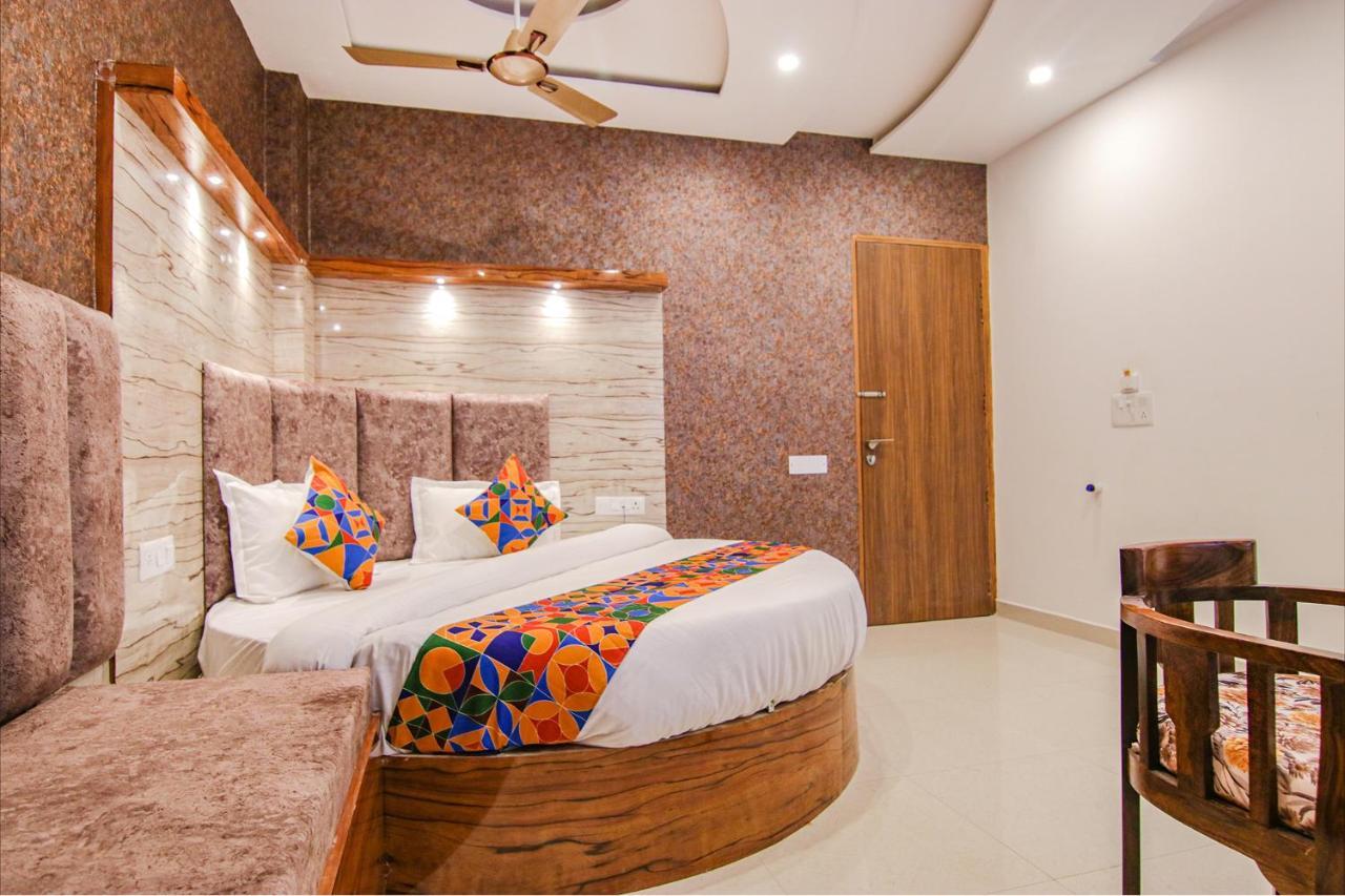 Fabhotel Meridian Inn Mohali Bagian luar foto