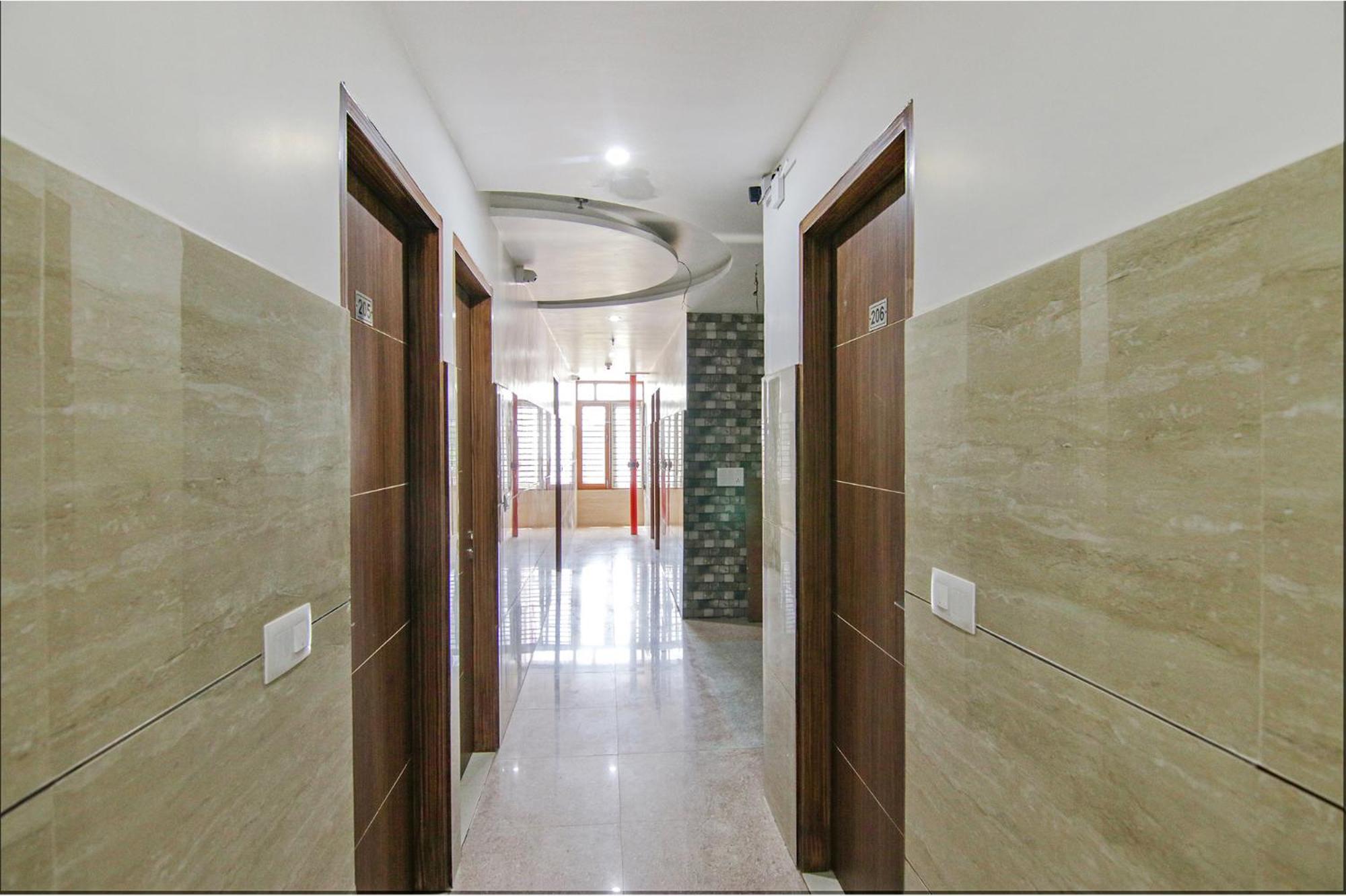 Fabhotel Meridian Inn Mohali Bagian luar foto